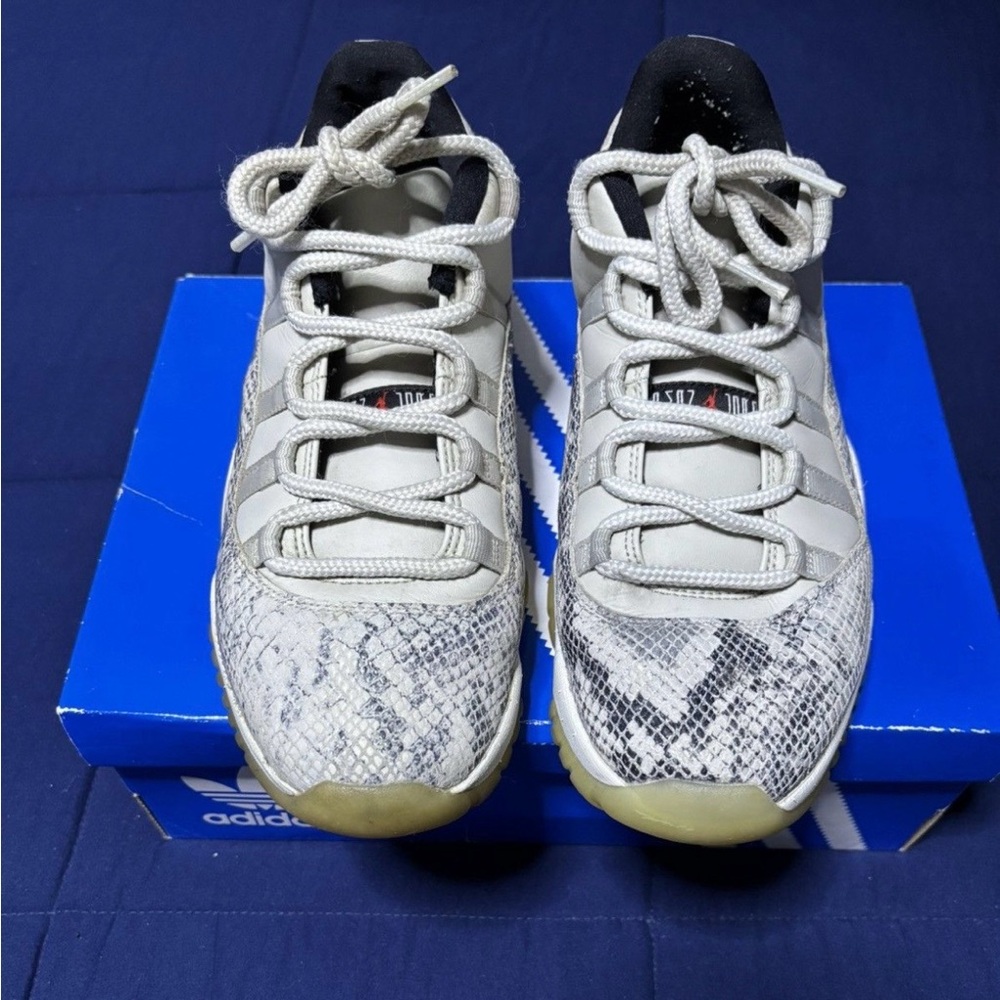 Jordan 11 Retro Low Light Bone Snakeskin 2019 Size 9